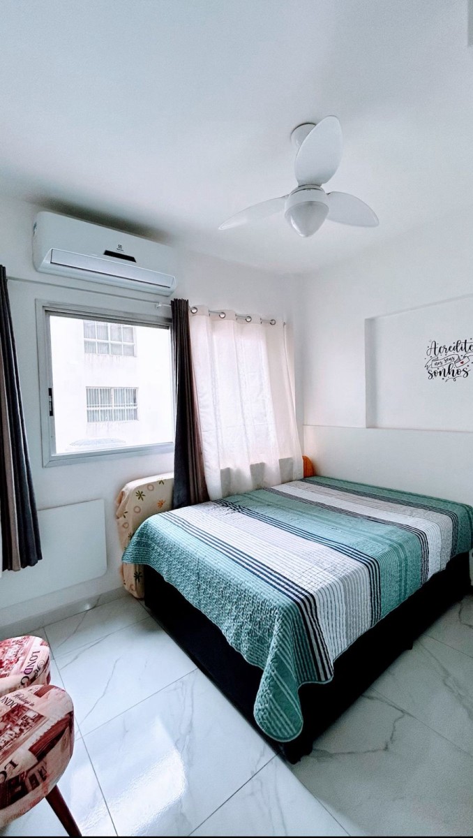 Apartamento à venda Sala Living com garagem em São Vicente/SP.