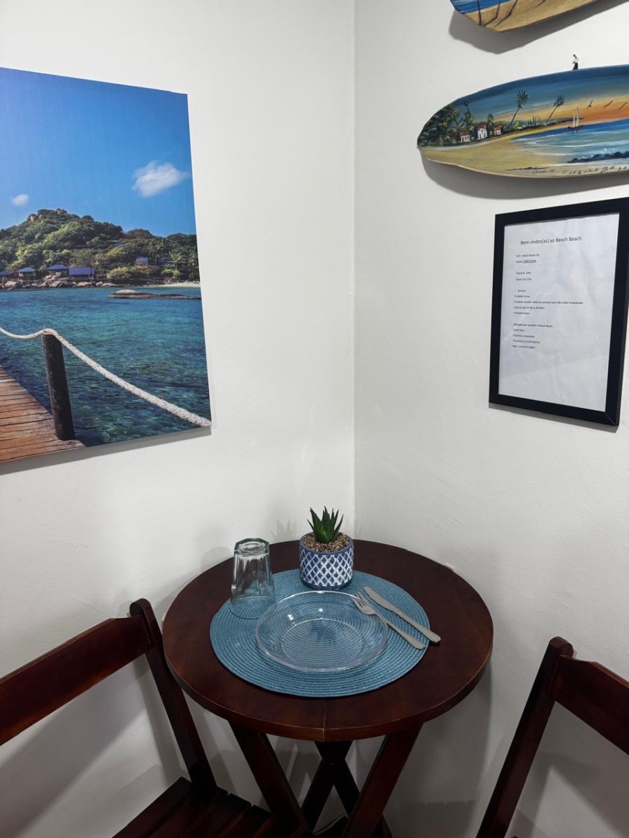 Apartamento à Venda na Praia do Gonzaguinha – 1 Dormitório Mobiliado Prédio Frente ao Mar