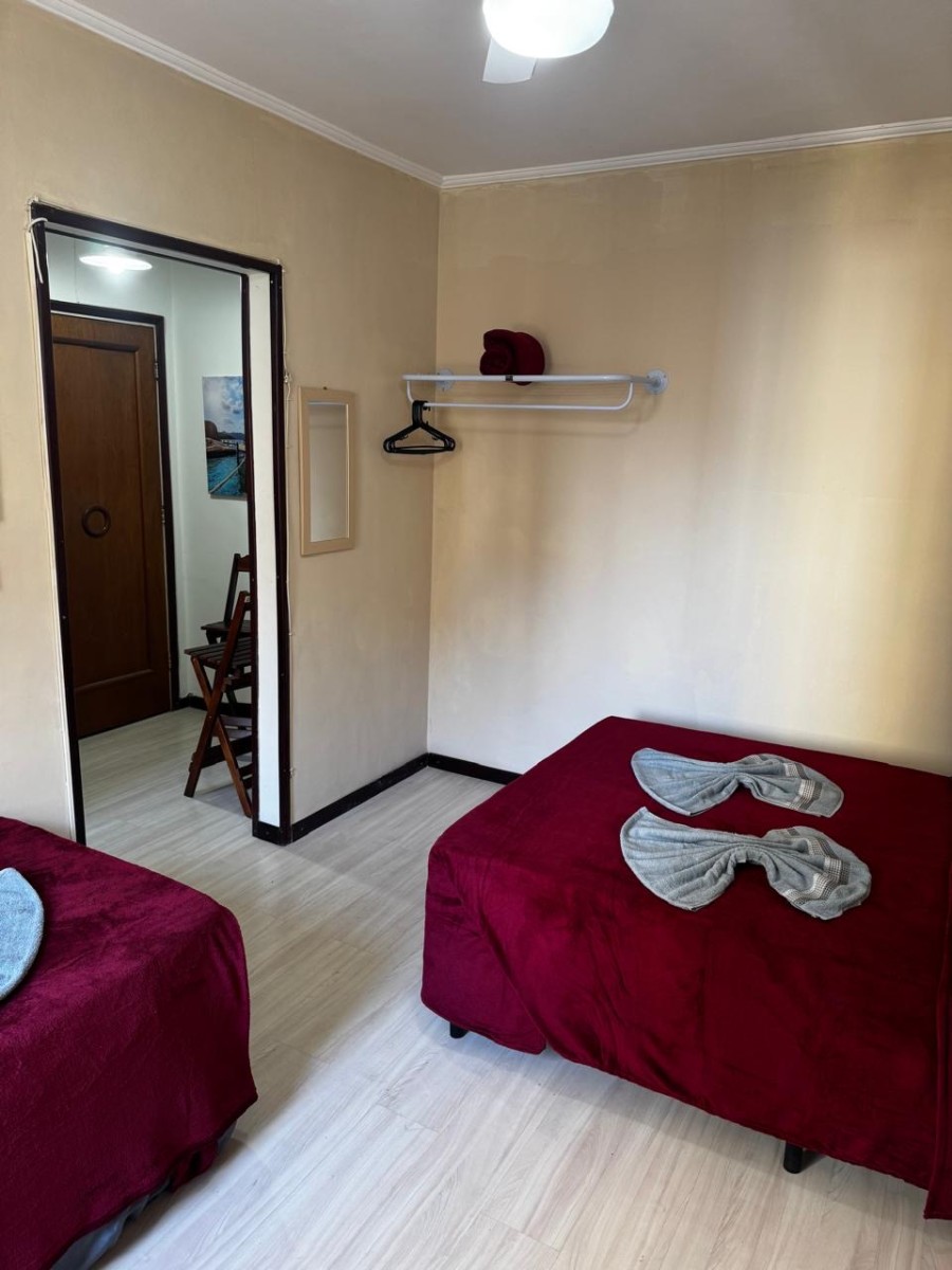 Apartamento à Venda na Praia do Gonzaguinha – 1 Dormitório Mobiliado Prédio Frente ao Mar