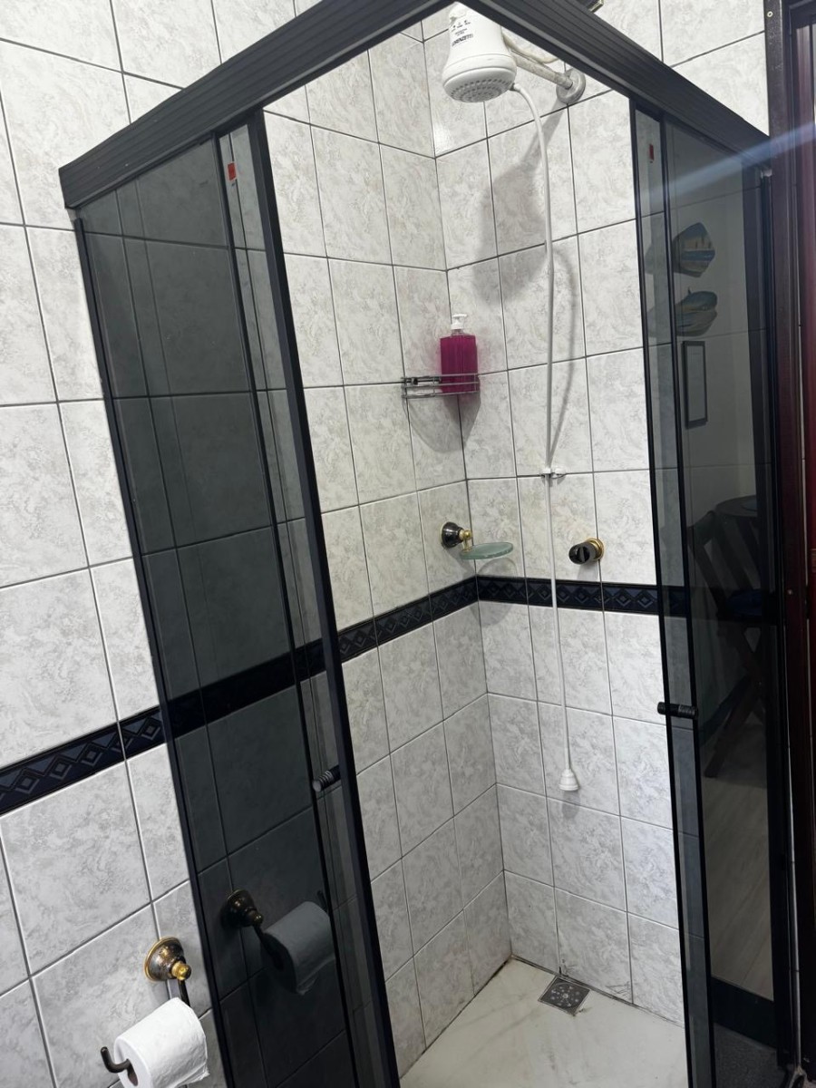 Apartamento à Venda na Praia do Gonzaguinha – 1 Dormitório Mobiliado Prédio Frente ao Mar