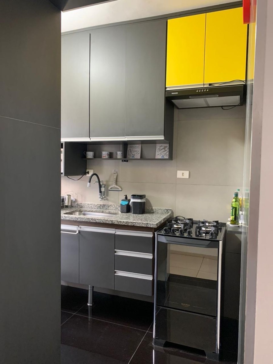 Apartamento à Venda, 3 Quartos, Sacada, Reformado na Rua Jacob Emmerick – São Vicente-SP