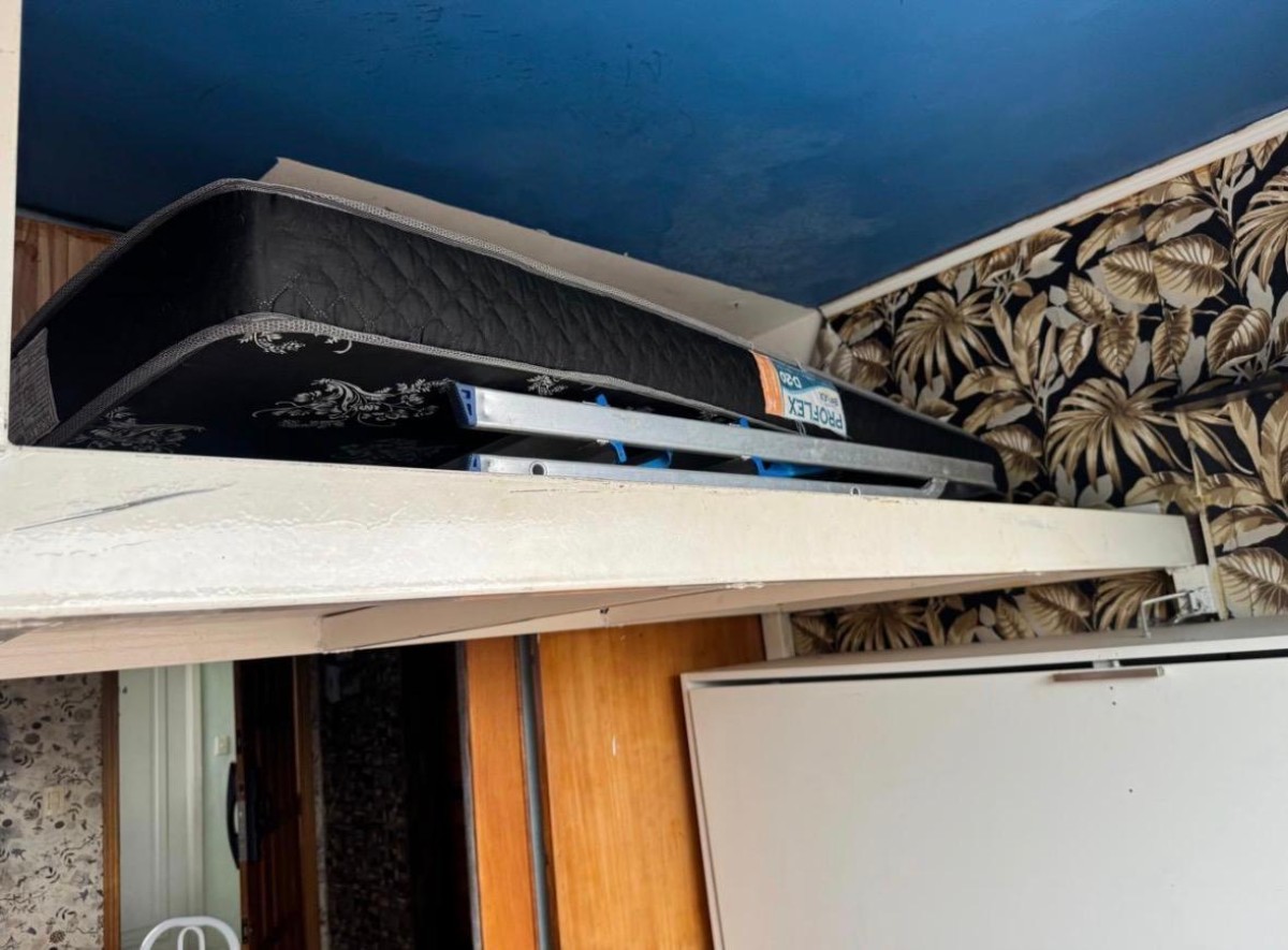 Apartamento à venda sala living com garagem em São Vicente/SP.