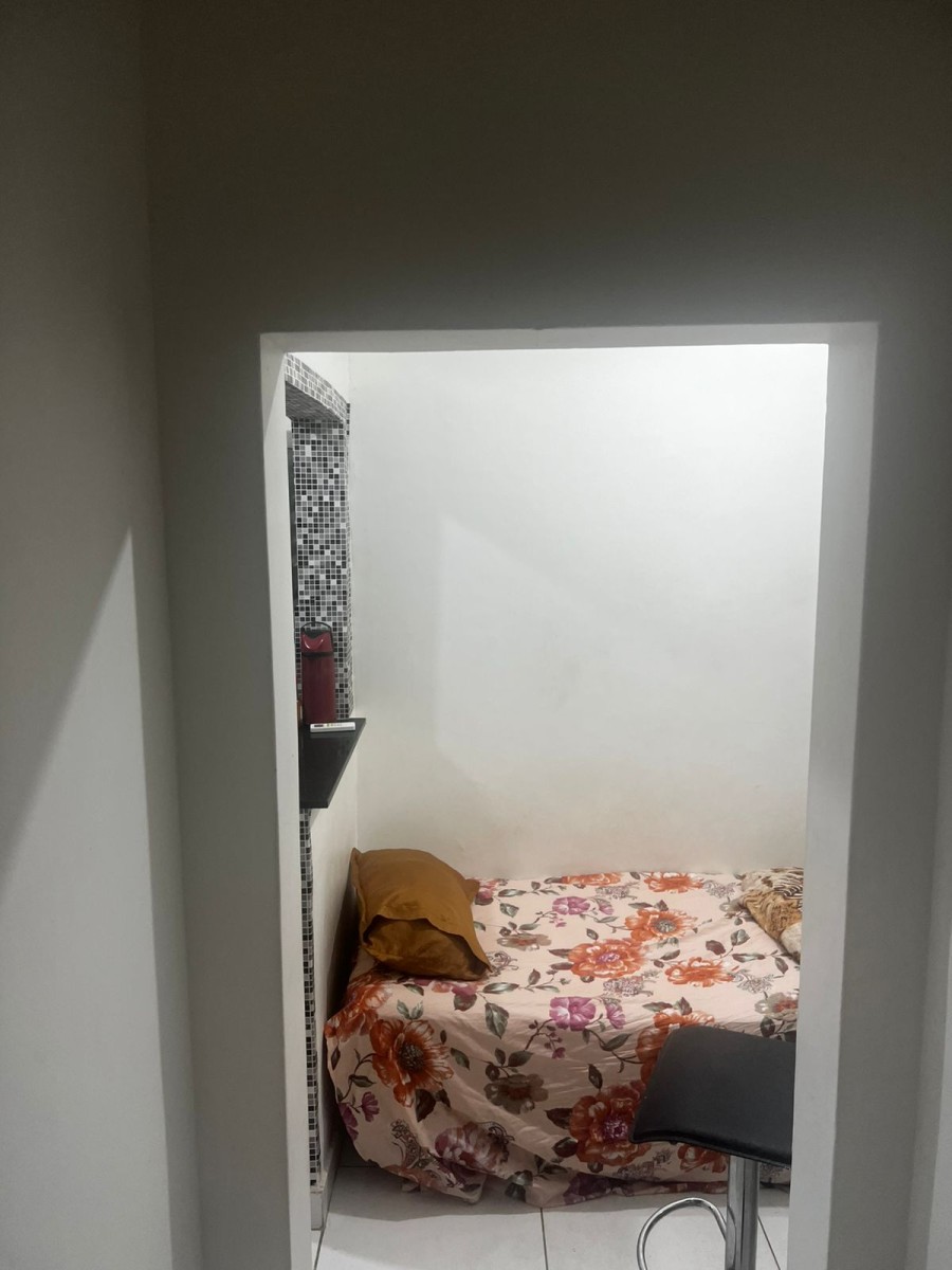Apartamento à venda de 1 dormitório com garagem em São Vicente/SP.