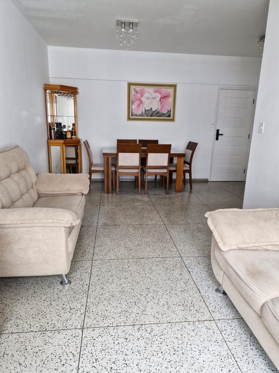 Apartamento à Venda no Centro de São Vicente – 1 Dormitório com Garagem