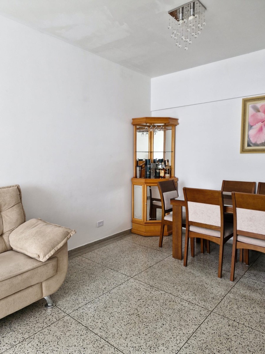 Apartamento à Venda no Centro de São Vicente – 1 Dormitório com Garagem