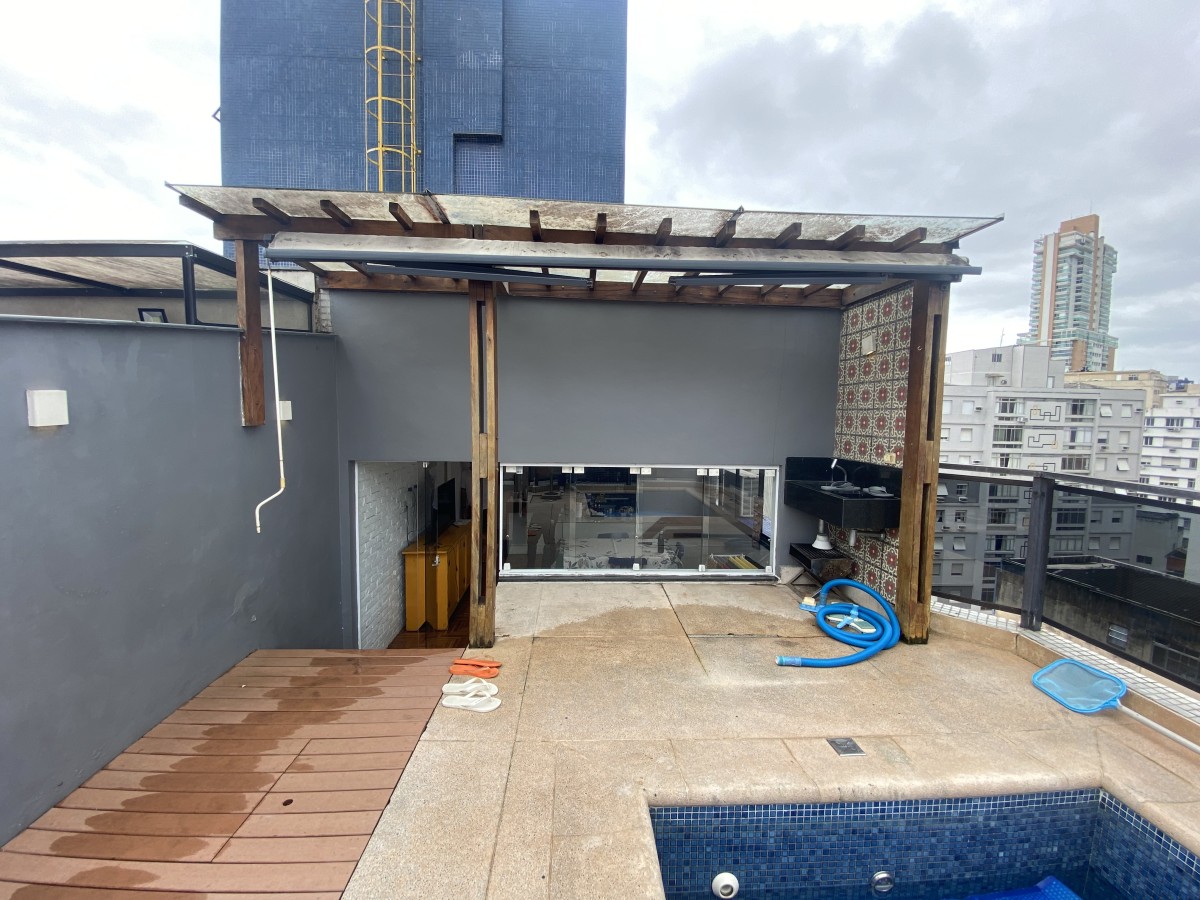 🏖️ Cobertura Duplex à Venda no Gonzaga – 2 Dormitórios, Piscina Privativa e 2 Vagas | Santos SP