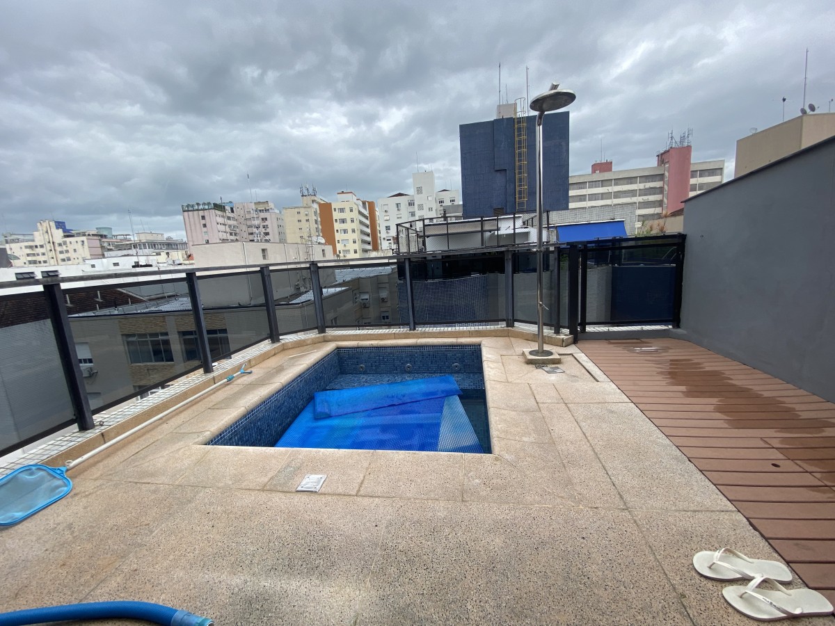 🏖️ Cobertura Duplex à Venda no Gonzaga – 2 Dormitórios, Piscina Privativa e 2 Vagas | Santos SP