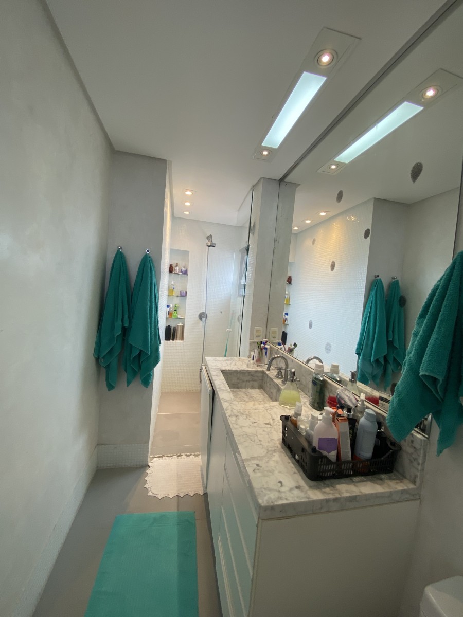 🏖️ Cobertura Duplex à Venda no Gonzaga – 2 Dormitórios, Piscina Privativa e 2 Vagas | Santos SP