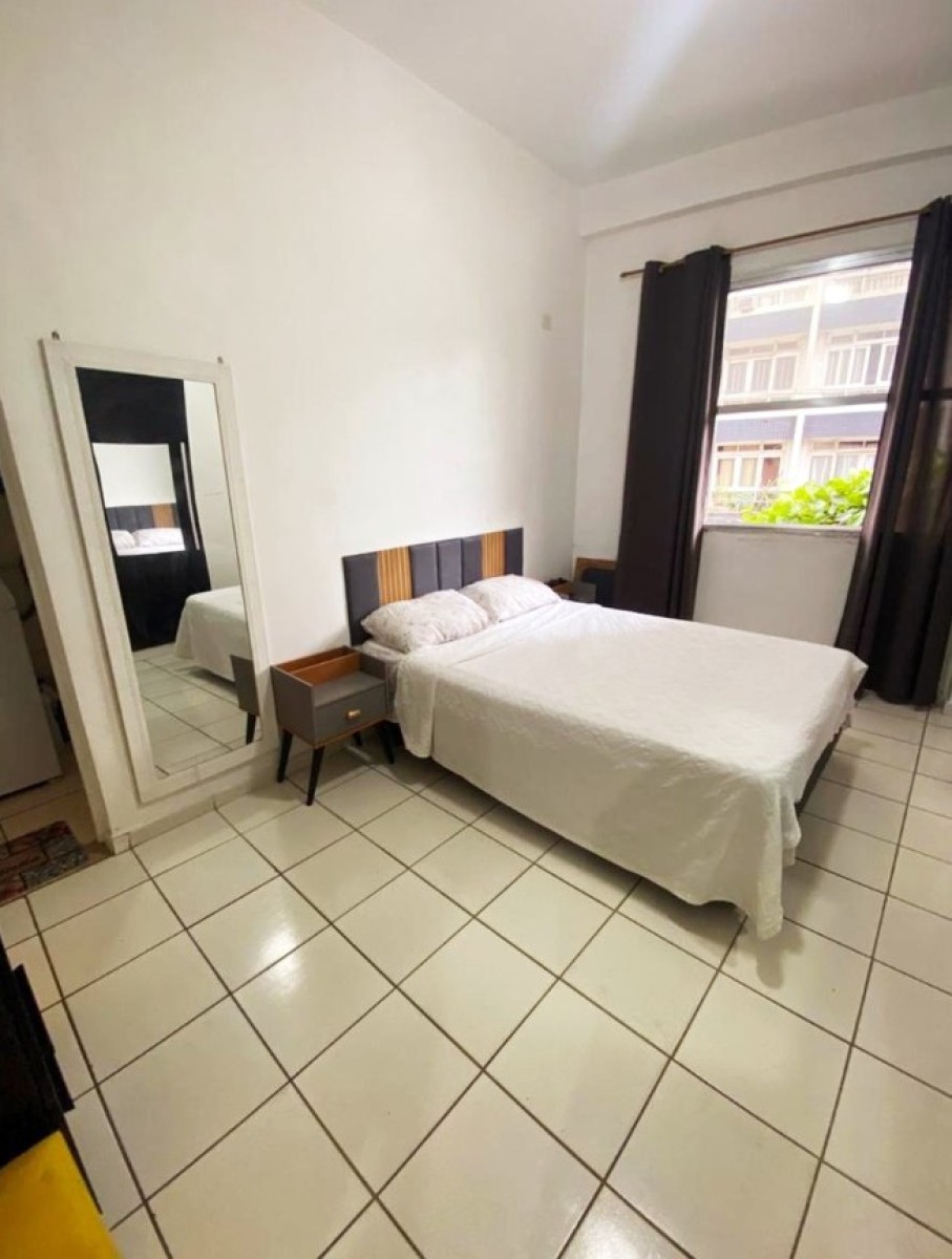 Apartamento à venda sala living, com garagem em São Vicente/SP.