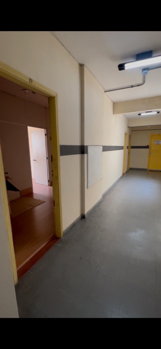 Sala Comercial à Venda no Centro de São Vicente - SP