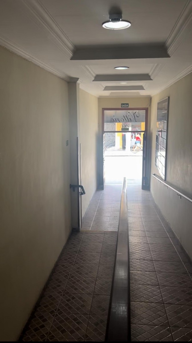 Sala Comercial à Venda no Centro de São Vicente - SP