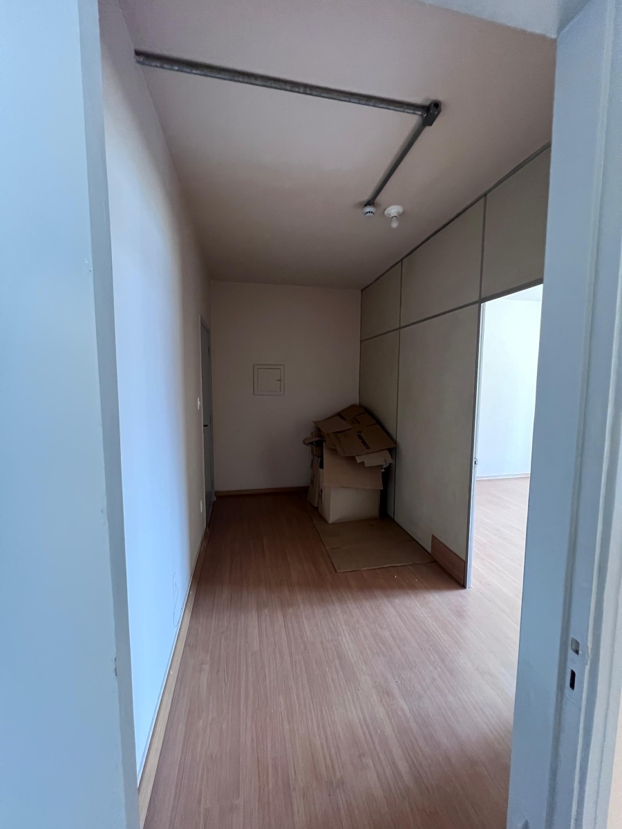 Sala Comercial à Venda no Centro de São Vicente - SP