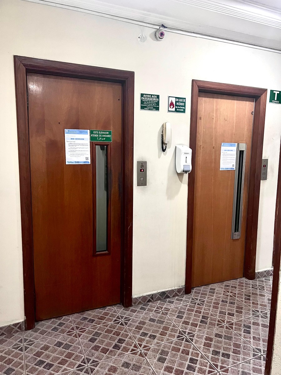 Sala Comercial à Venda no Centro de São Vicente - SP