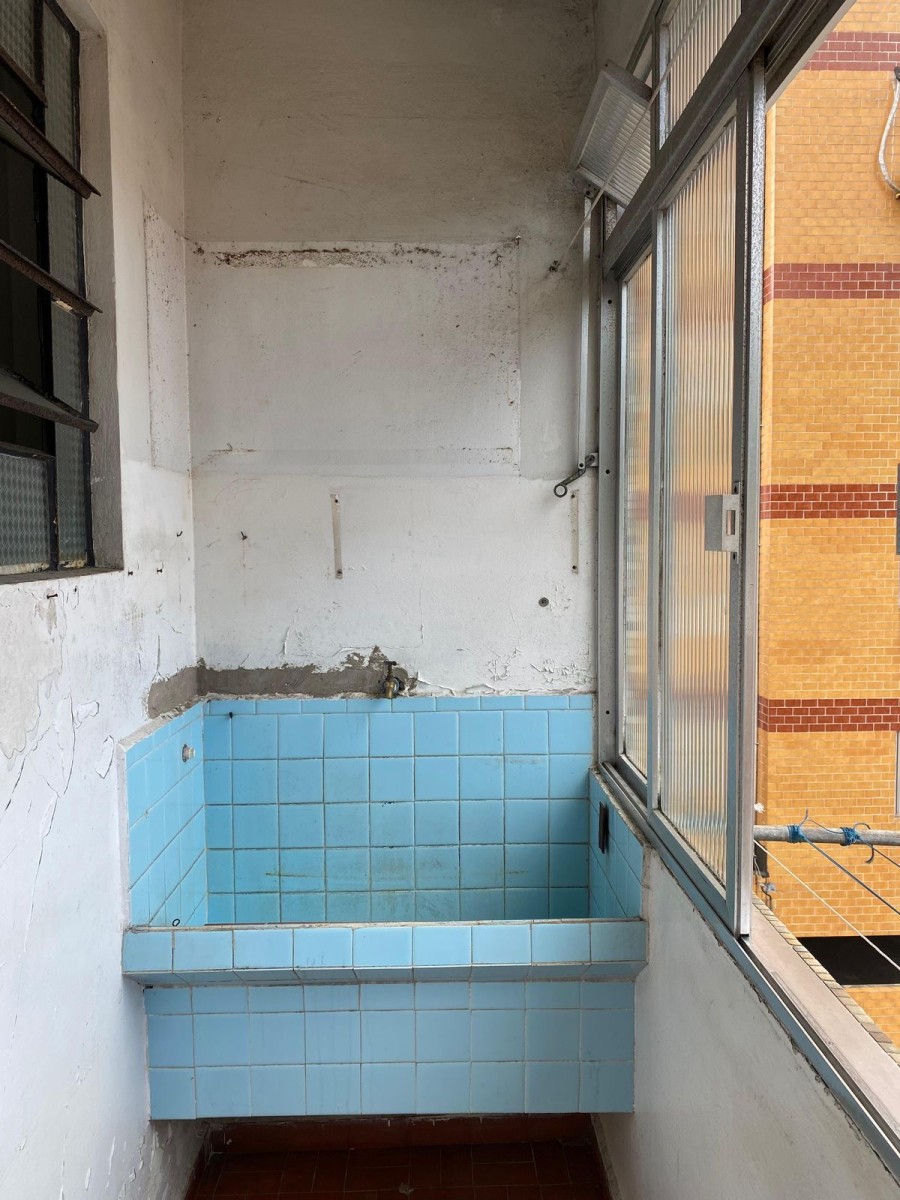 Apartamento à Venda no Centro de São Vicente – 2 Quartos, Próximo à Praia do Gonzaguinha