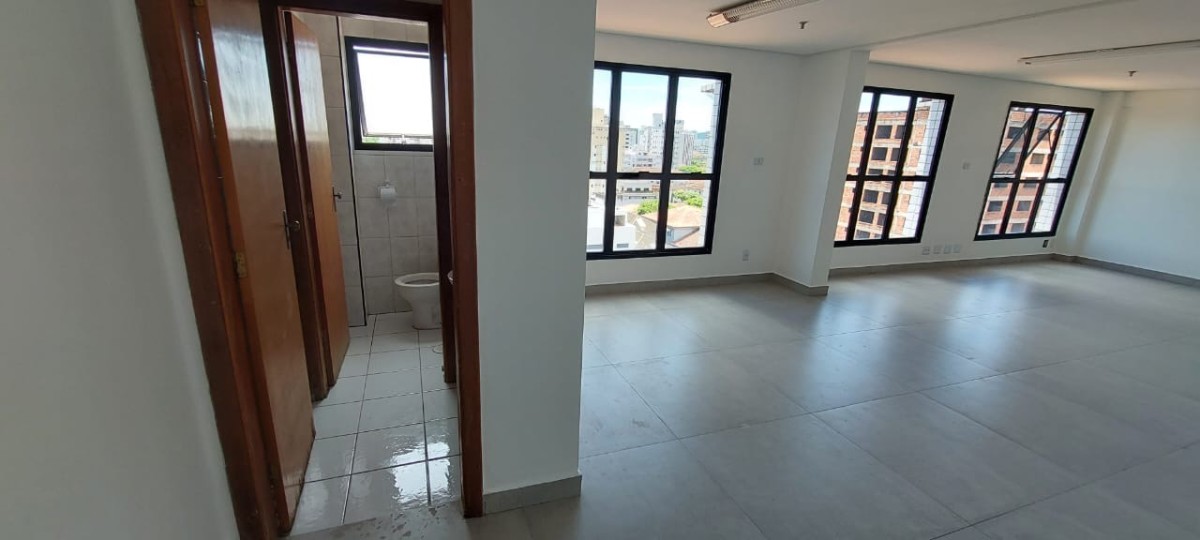Sala comercial para alugar na Avenida Afonso Pena - Santos | Edifício Windsor - Santos-SP