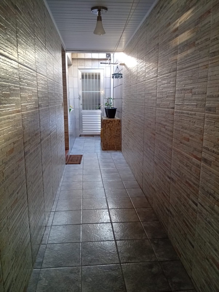 Casa à Venda no Parque Bitaru - 2 Dormitórios, Garagem,  São Vicente , SP