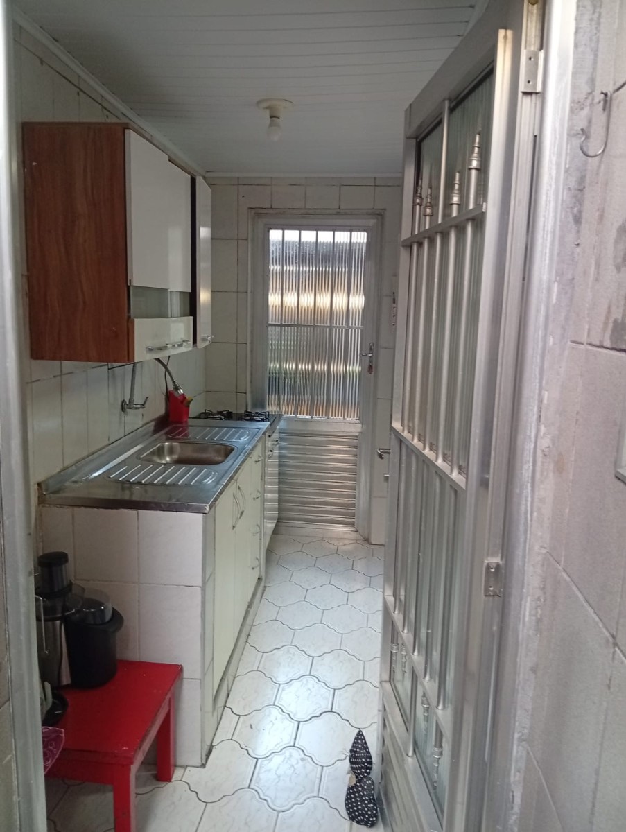 Casa à Venda no Parque Bitaru - 2 Dormitórios, Garagem,  São Vicente , SP