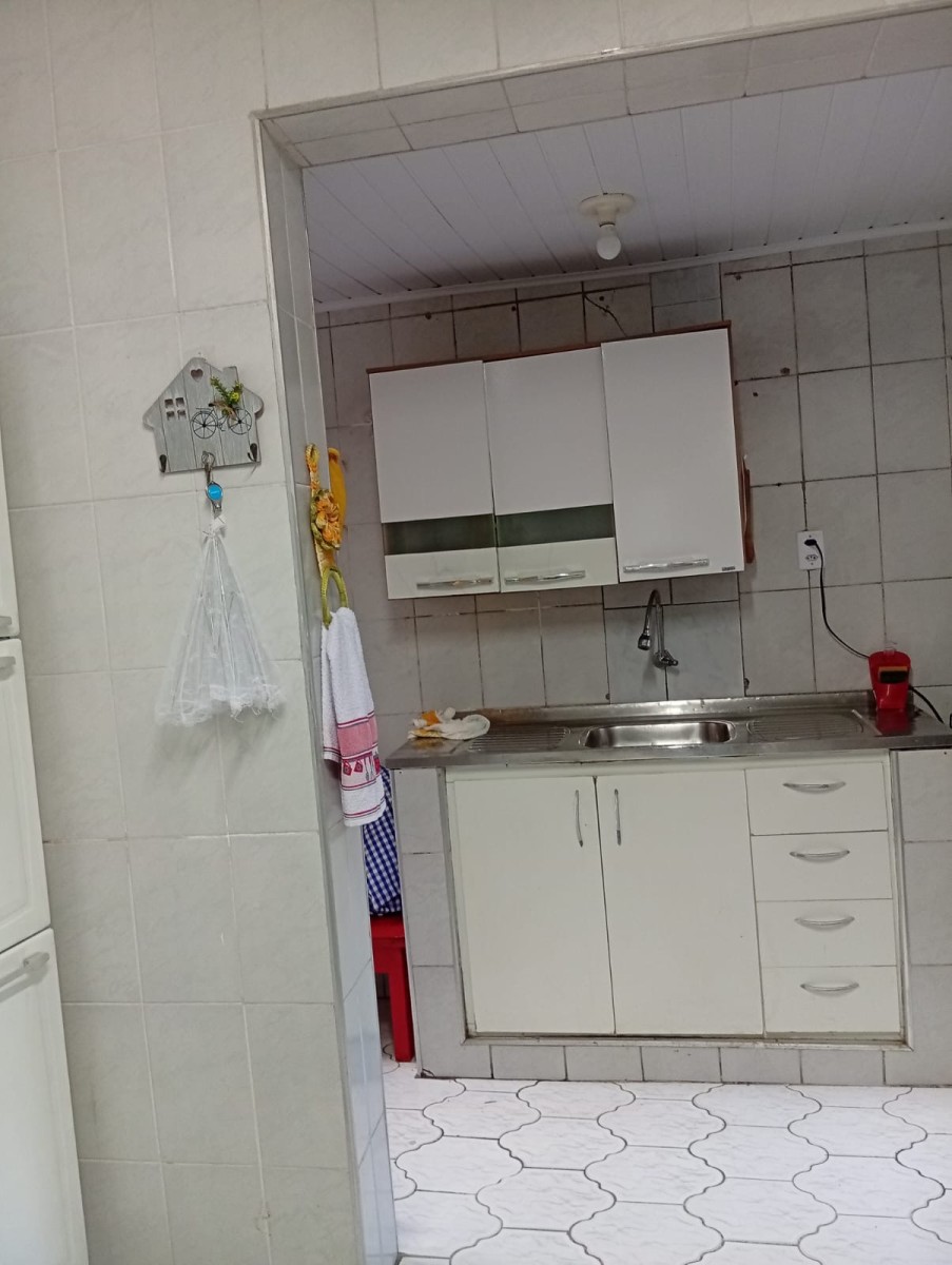 Casa à Venda no Parque Bitaru - 2 Dormitórios, Garagem,  São Vicente , SP