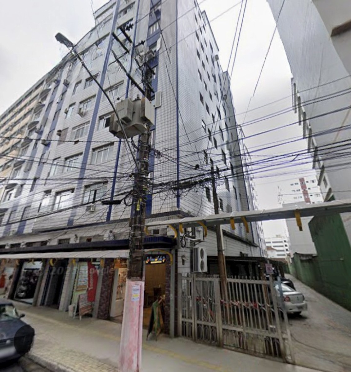 Kitnet à venda com garagem em São Vicente SP