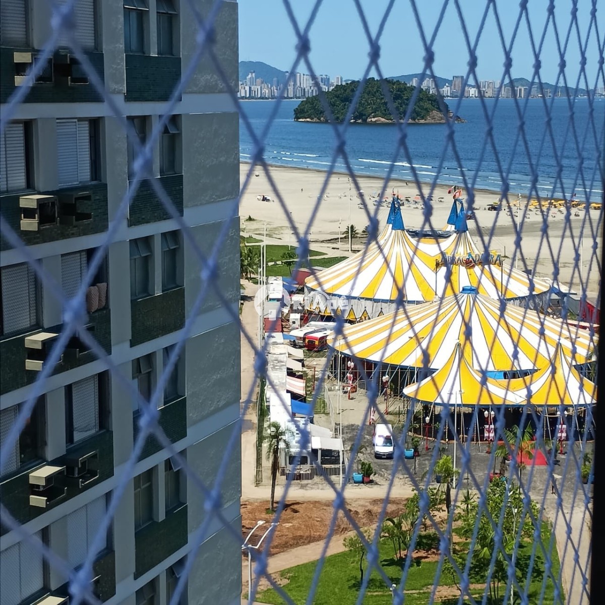 Apartamento à venda 2 quartos, garagem, frente para o mar - Itararé São Vicente, SP