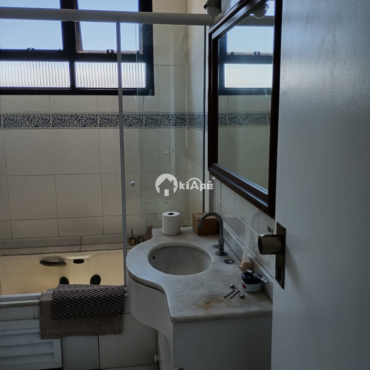 Apartamento à venda 2 quartos, garagem, frente para o mar - Itararé São Vicente, SP