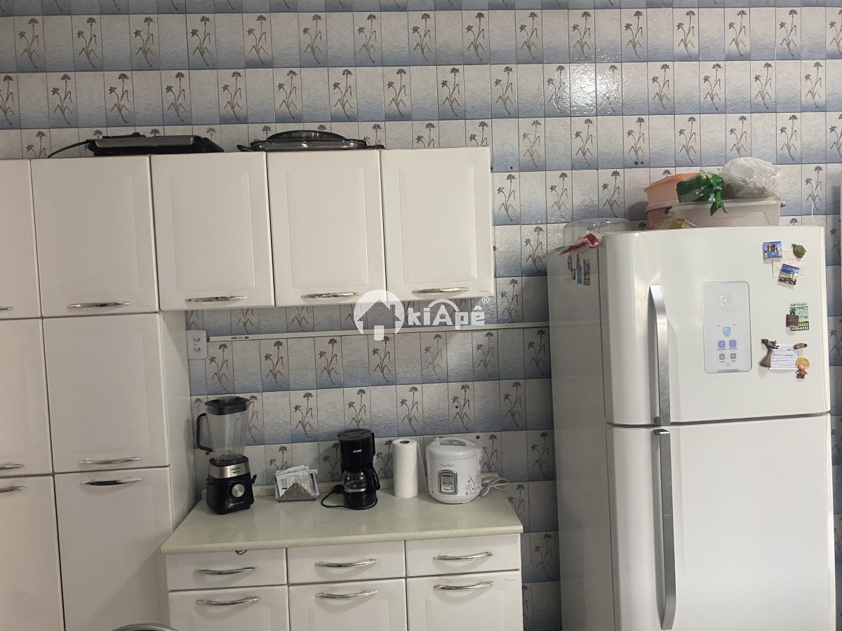 Casa 3 Quartos à Venda no Centro de São Vicente – Edícula e a 500m da Praia