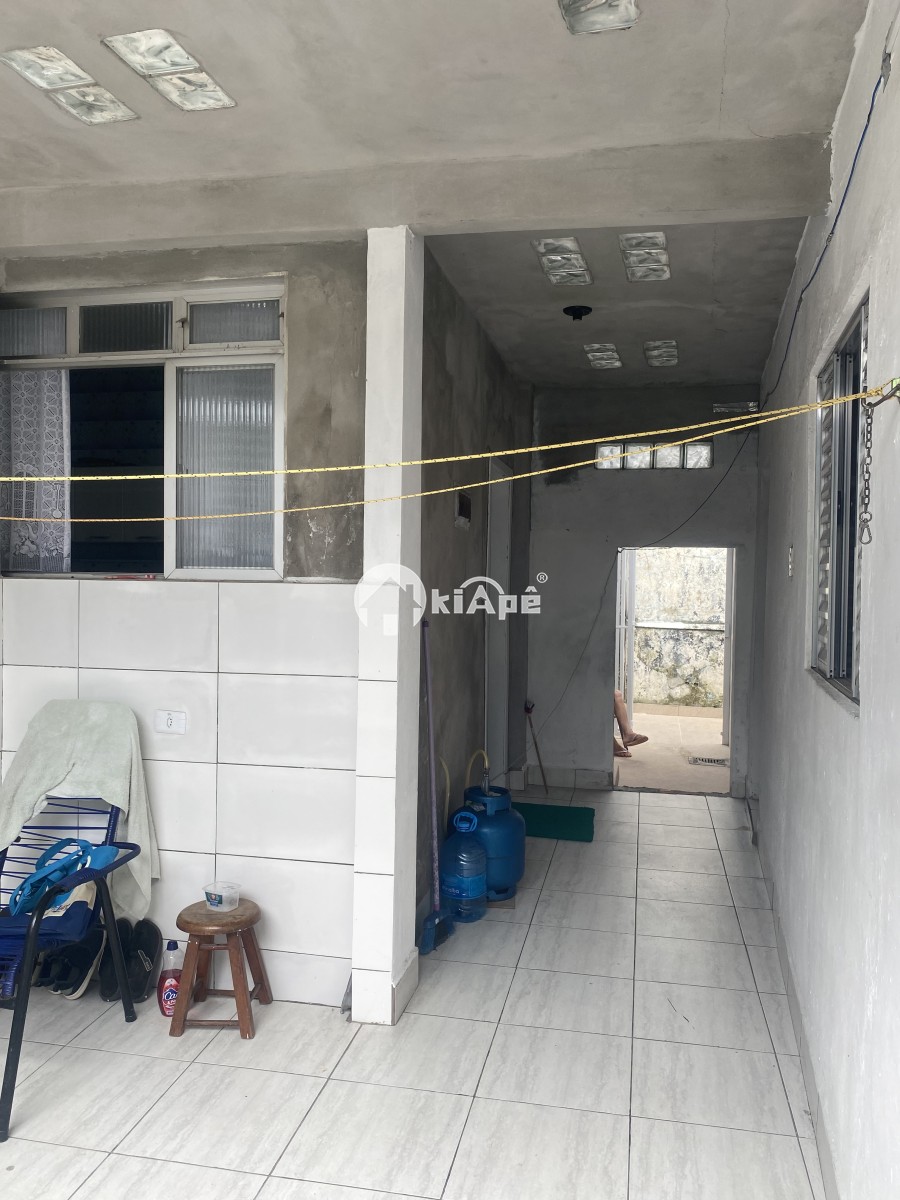 Casa 3 Quartos à Venda no Centro de São Vicente – Edícula e a 500m da Praia