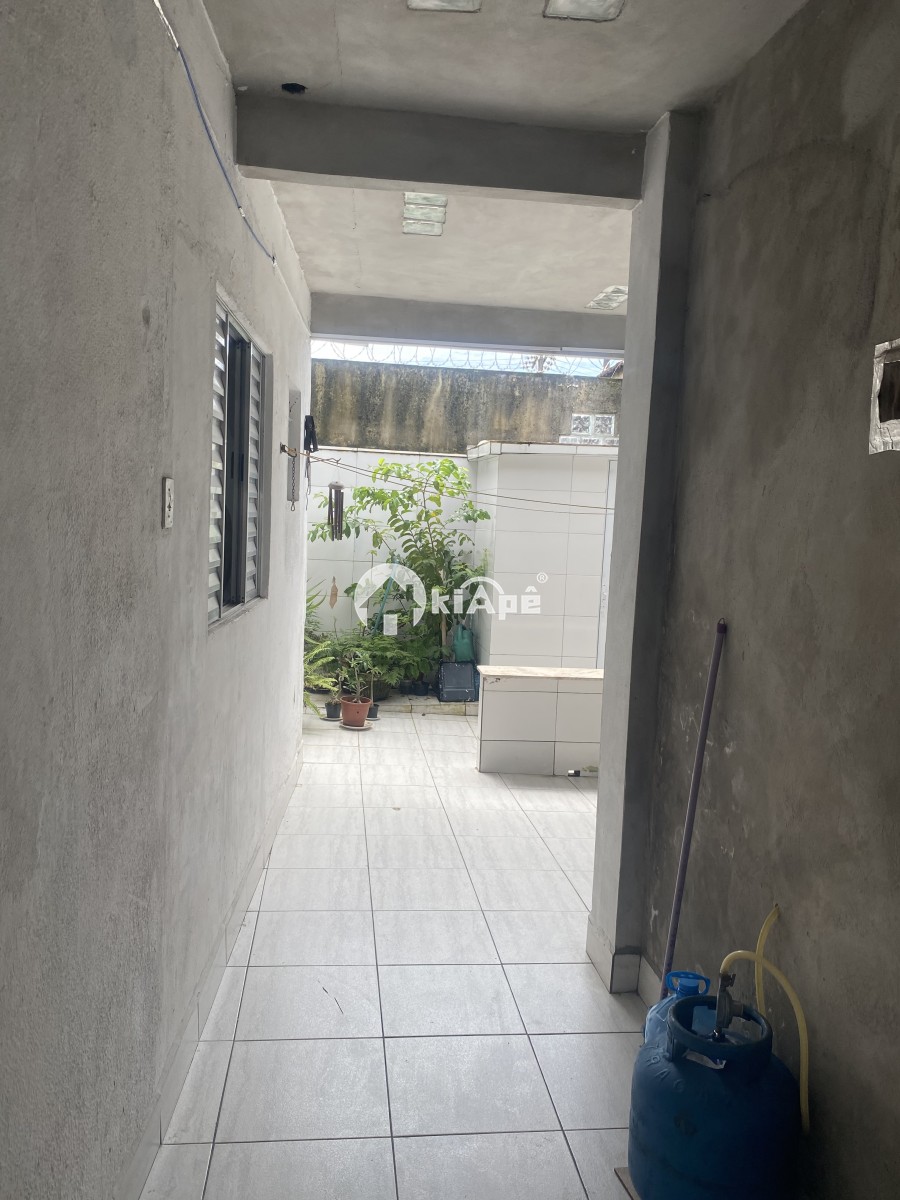 Casa 3 Quartos à Venda no Centro de São Vicente – Edícula e a 500m da Praia