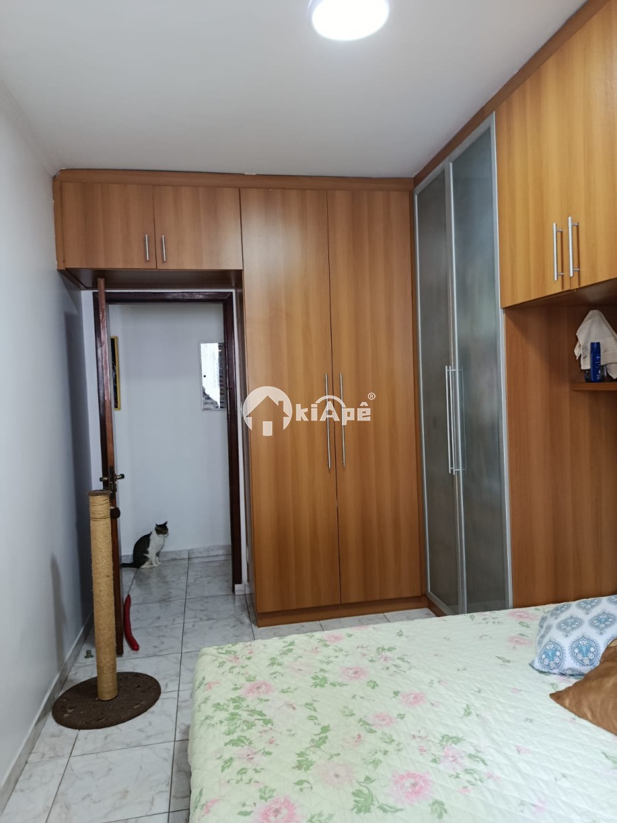 Apartamento à venda de 2 dormitórios com garagem em São Vicente/SP.