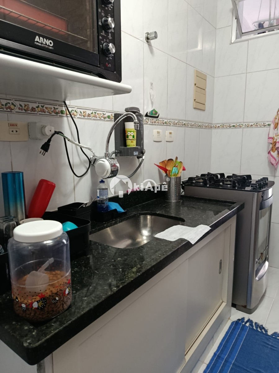 Apartamento à venda de 2 dormitórios com garagem em São Vicente/SP.