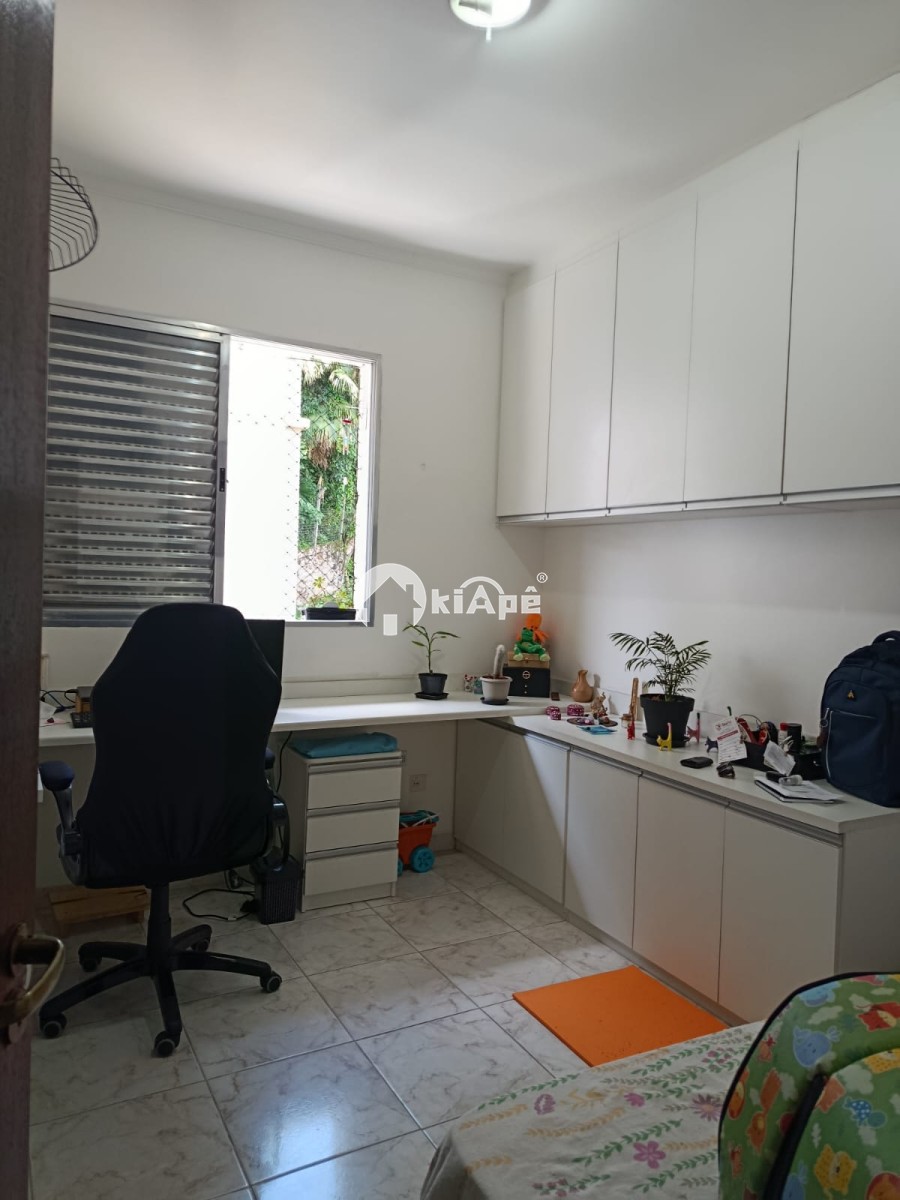 Apartamento à venda de 2 dormitórios com garagem em São Vicente/SP.