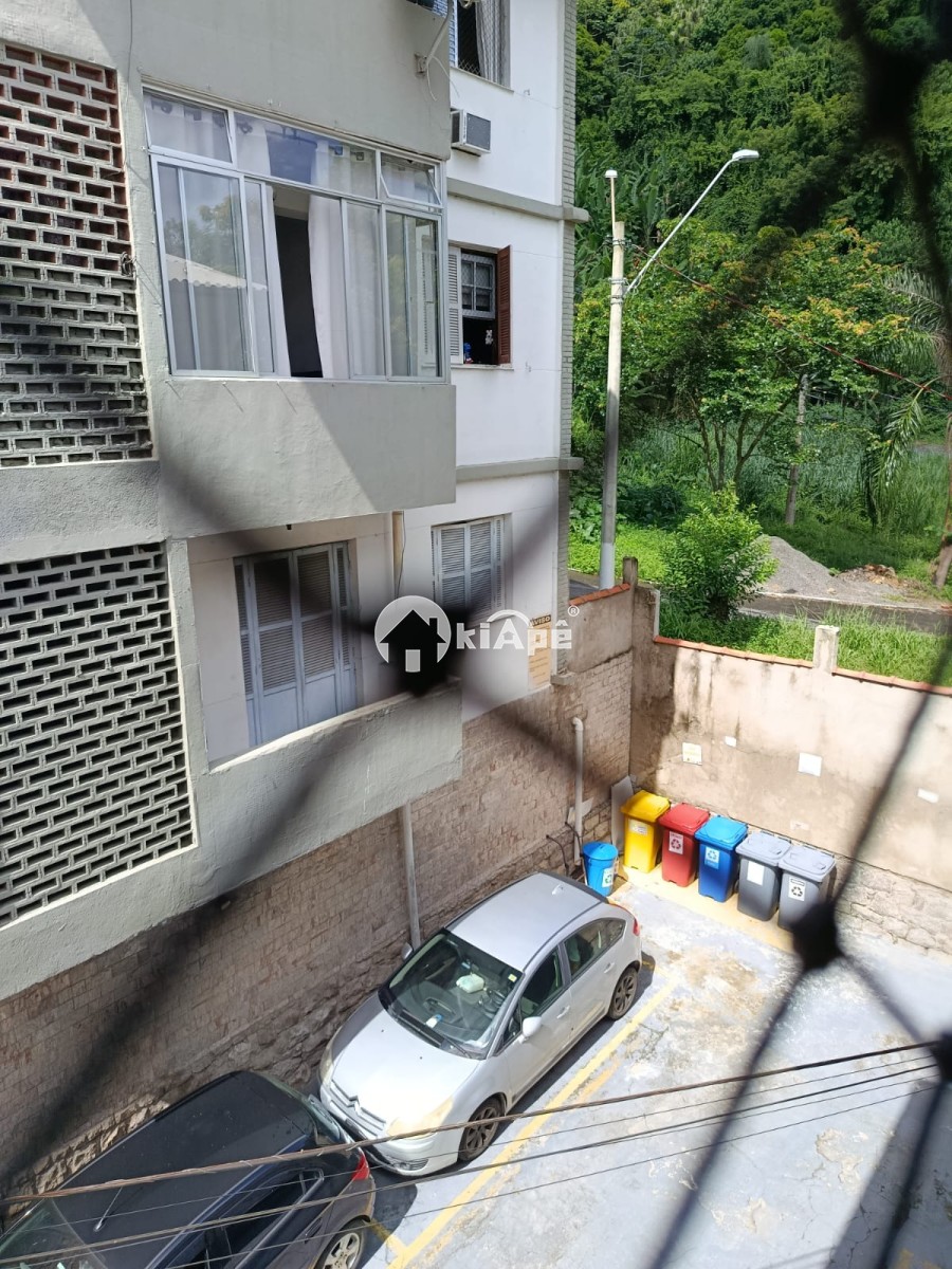 Apartamento à venda de 2 dormitórios com garagem em São Vicente/SP.