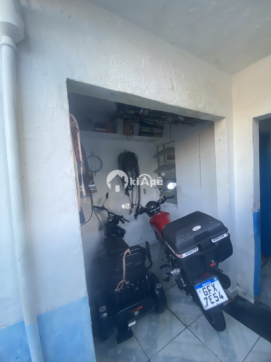 Casa à Venda em São Vicente com 3 Quartos, Edícula, Quintal e 3 Vagas no Bitaru