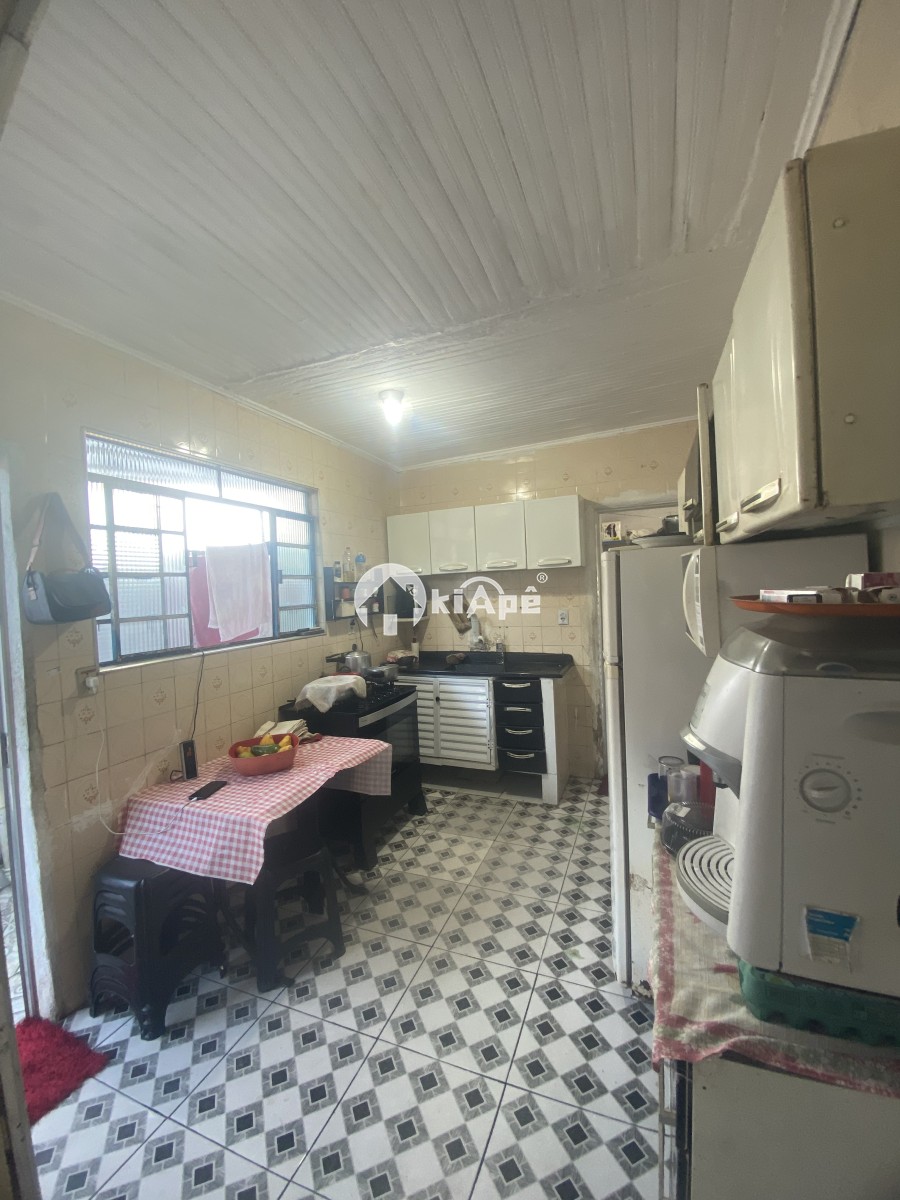 Casa à Venda em São Vicente com 3 Quartos, Edícula, Quintal e 3 Vagas no Bitaru