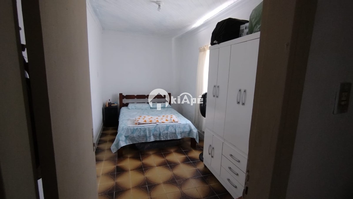 Casa à Venda em São Vicente com 3 Quartos, Edícula, Quintal e 3 Vagas no Bitaru