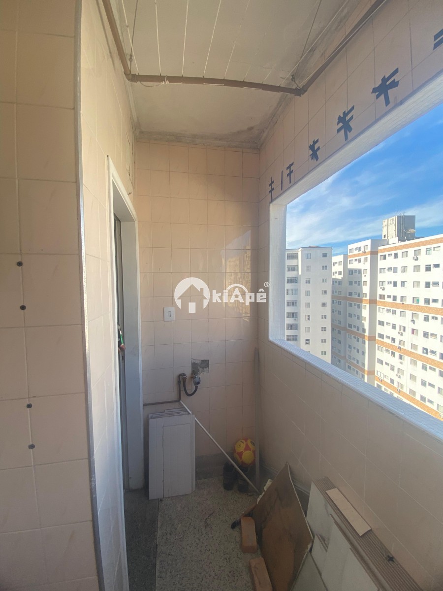 Apartamento à Venda [ Estilo Sala Living ] – Centro São Vicente | Frente Shopping Brisamar | 1 Vaga Privativa | Próximo