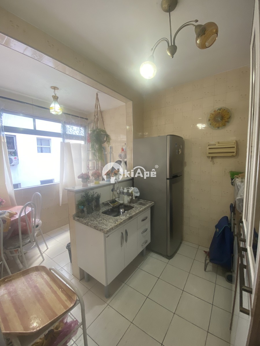 Apartamento à Venda Tipo Sala Living no Gonzaguinha, 1 Quadra da Praia | Em Frente ao Shopping Brisamar | São Vicente-SP
