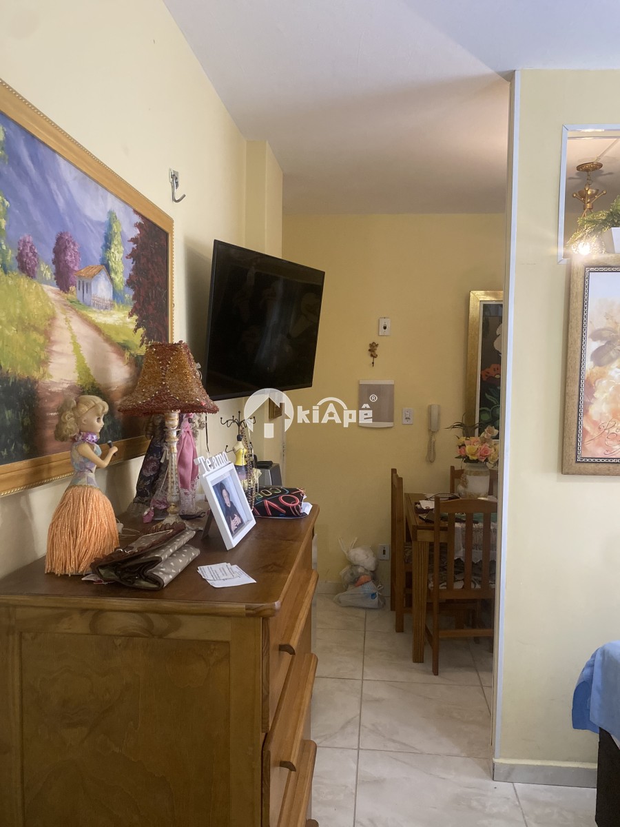 Apartamento à Venda Tipo Sala Living no Gonzaguinha, 1 Quadra da Praia | Em Frente ao Shopping Brisamar | São Vicente-SP