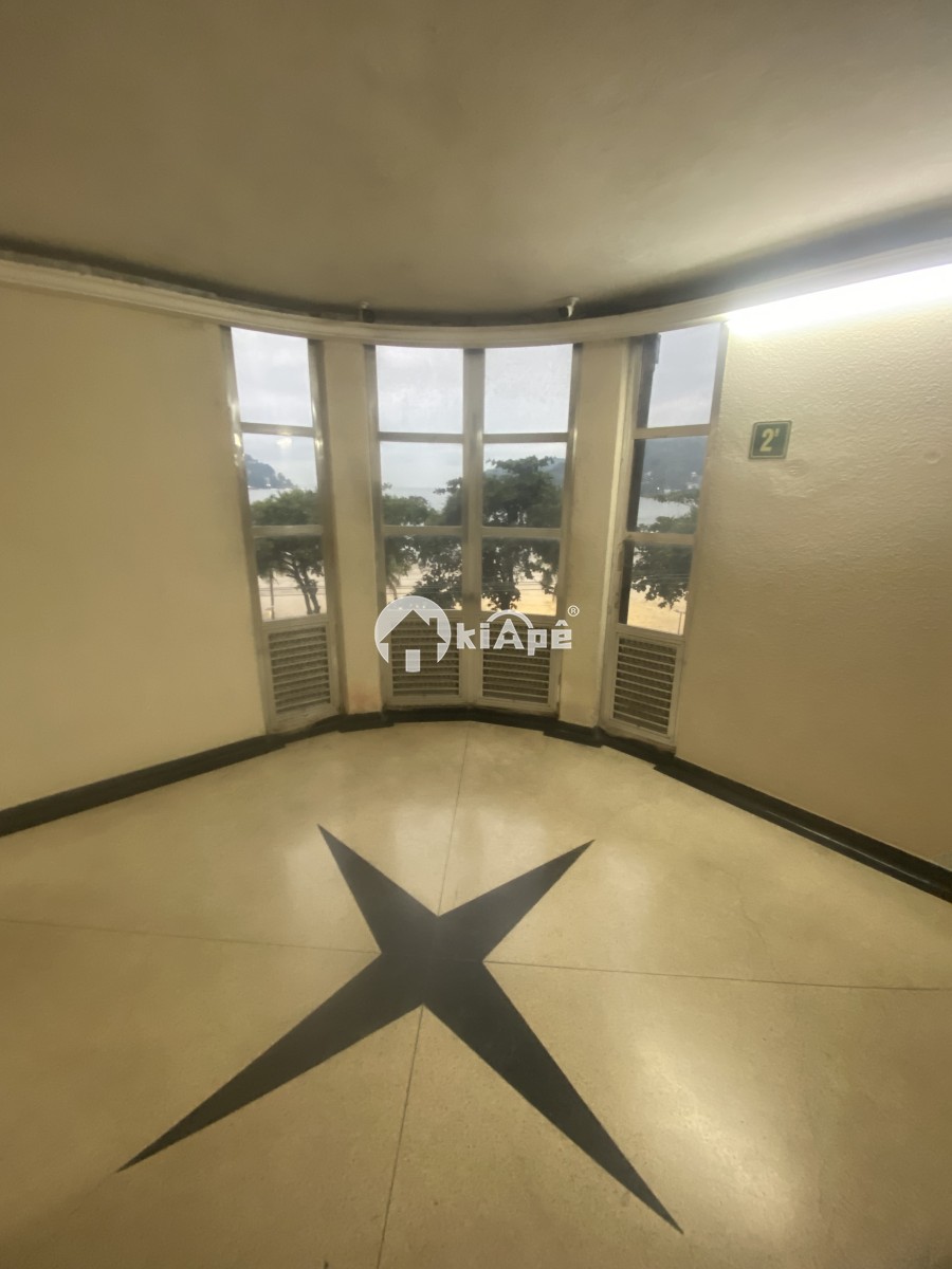Apartamento Estilo Sala Living à Venda, em Prédio de Frente Para o Mar, com Vista Lateral - Gonzaguinha São Vicente-SP