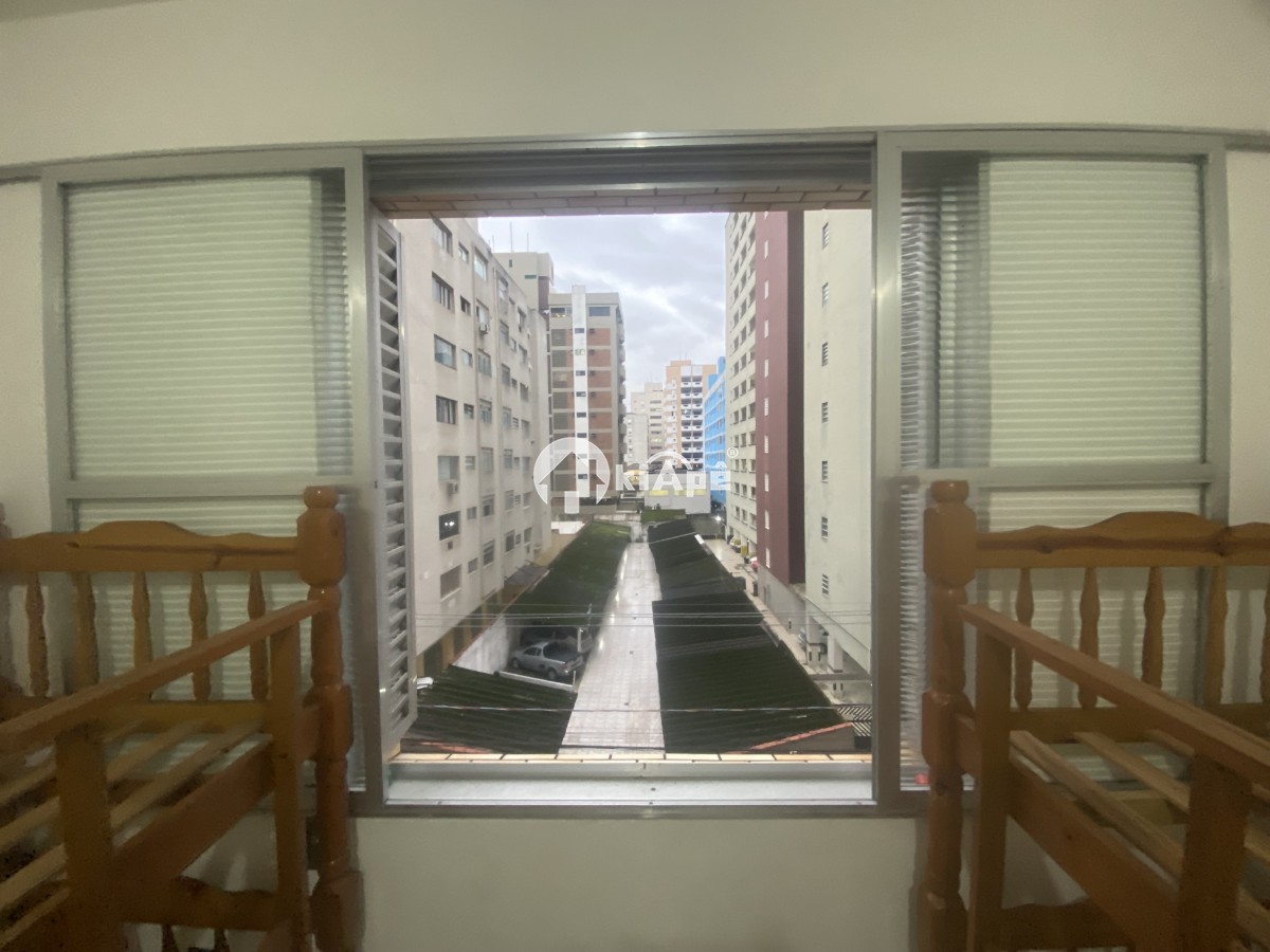 Apartamento Estilo Sala Living à Venda, em Prédio de Frente Para o Mar, com Vista Lateral - Gonzaguinha São Vicente-SP