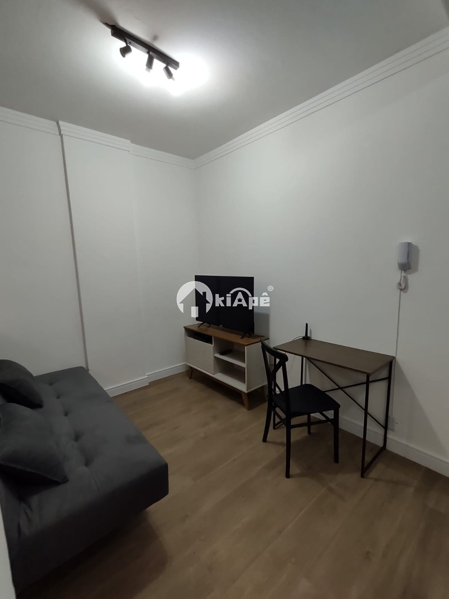 Apartamento à Venda, Tipo Sala Living Mobiliado, com Garagem, em Frente ao Shopping Brisamar