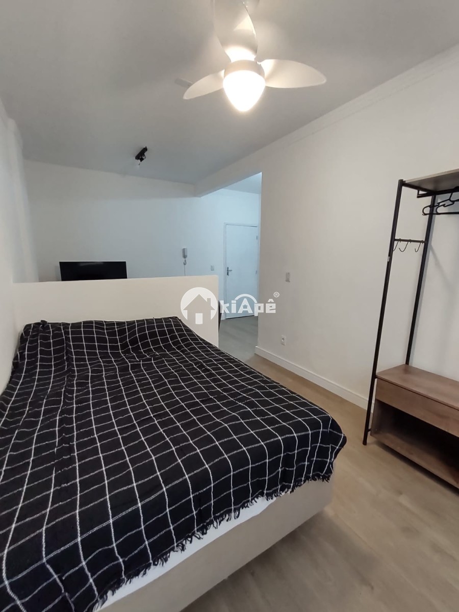 Apartamento à Venda, Tipo Sala Living Mobiliado, com Garagem, em Frente ao Shopping Brisamar