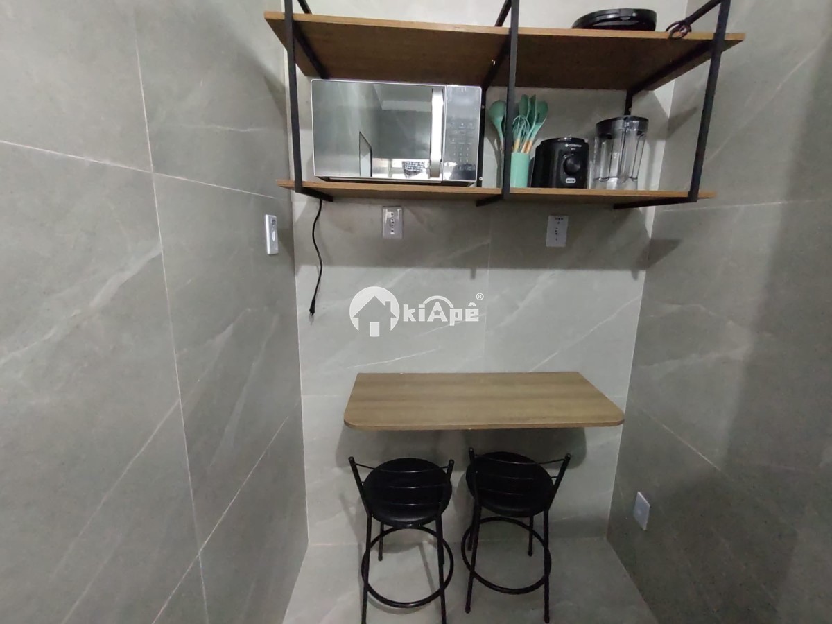 Apartamento à Venda, Tipo Sala Living Mobiliado, com Garagem, em Frente ao Shopping Brisamar