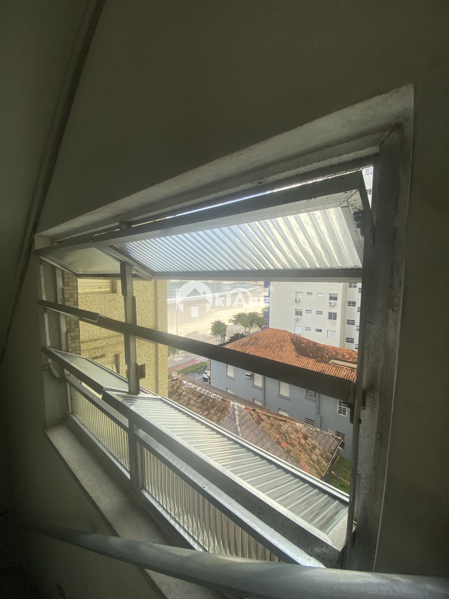 Apartamento 100% Reformado à Venda no Gonzaguinha – São Vicente-SP | Vista Lateral para o Mar