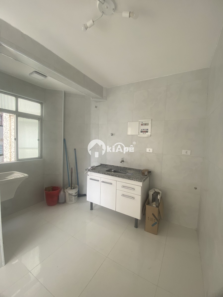 Apartamento 100% Reformado à Venda no Gonzaguinha – São Vicente-SP | Vista Lateral para o Mar