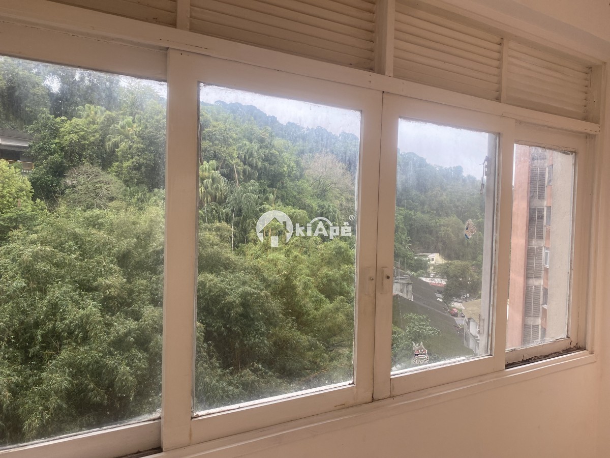 Apartamento à Venda no Centro de São Vicente | REFORMADO | R$ 160 Mil