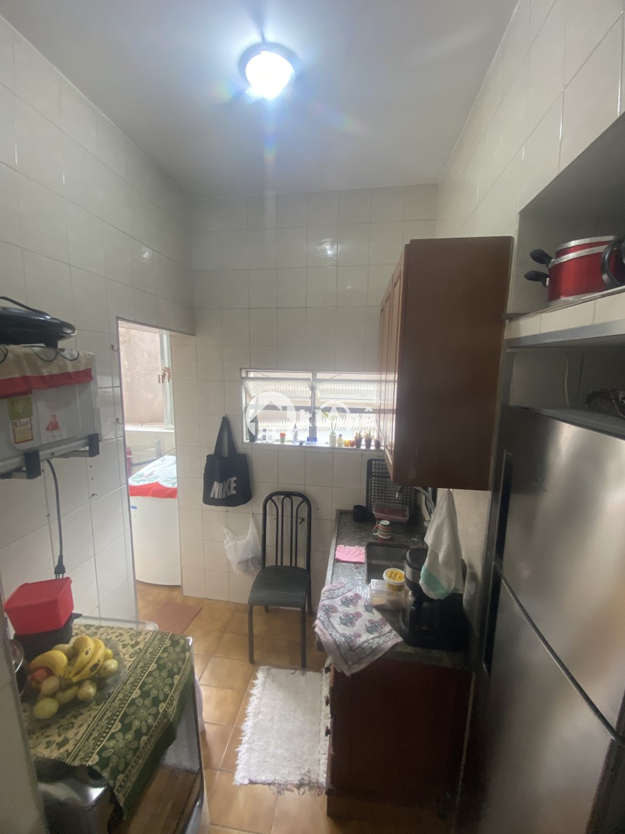 VENDE-SE APARTAMENTO COM 1 QUARTO, PRÉDIO DE FRENTE PARA O MAR - GONZAGUINHA SÃO VICENTE-SP